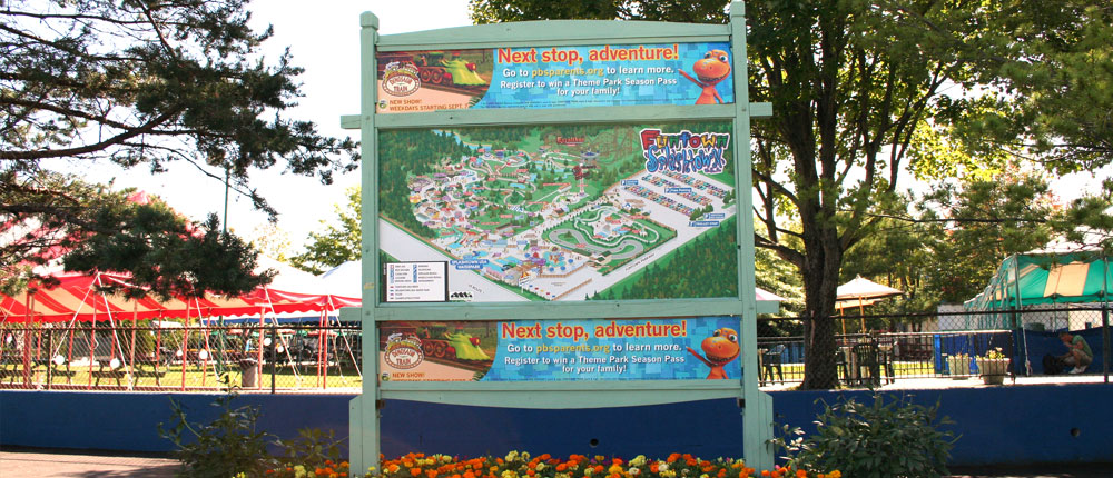 amusement park signage