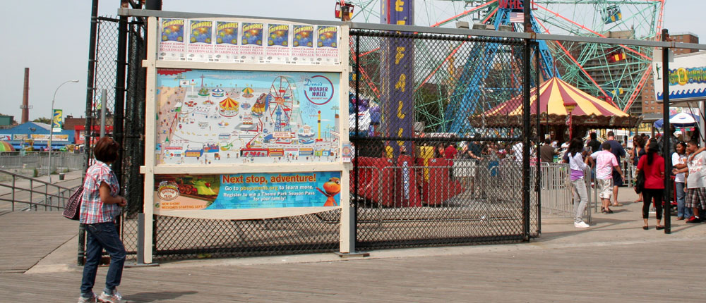 amusement park signage